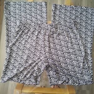 Tahari Black and White Wide Leg Pants